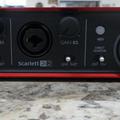 Альбом - Звуковая карта Focusrite Scarlett 2i2