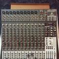 Альбом - Микшер Behringer Xenyx 2442 FX