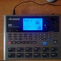 Альбом - Драм машина Alesis SR 18