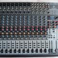 Альбом - Мікшер "Behringer" Xenyx 2222FX