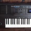 Альбом - Синтезатор ROLAND E-500
