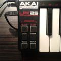 Альбом - миди клавиатура AKAI LPK 25