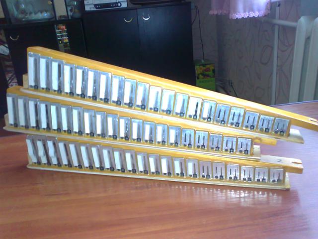 голосовые планки для аккордеона. голосовые планки для гармони. цельная планка гармони. голосовые планки. резонатор аккордеона.